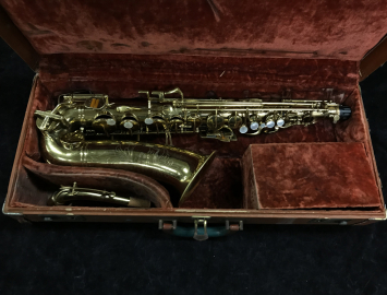 Vintage Buescher Aristocrat 140 Alto Saxophone in Gold Lacquer, Serial #353262